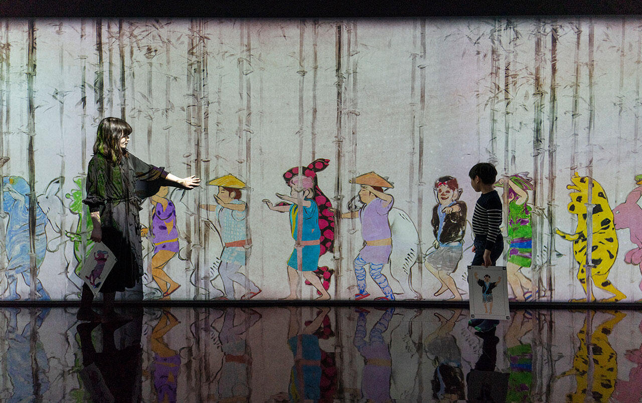 GINZA 456 & チームラボ：Walk, Walk, Walk Home