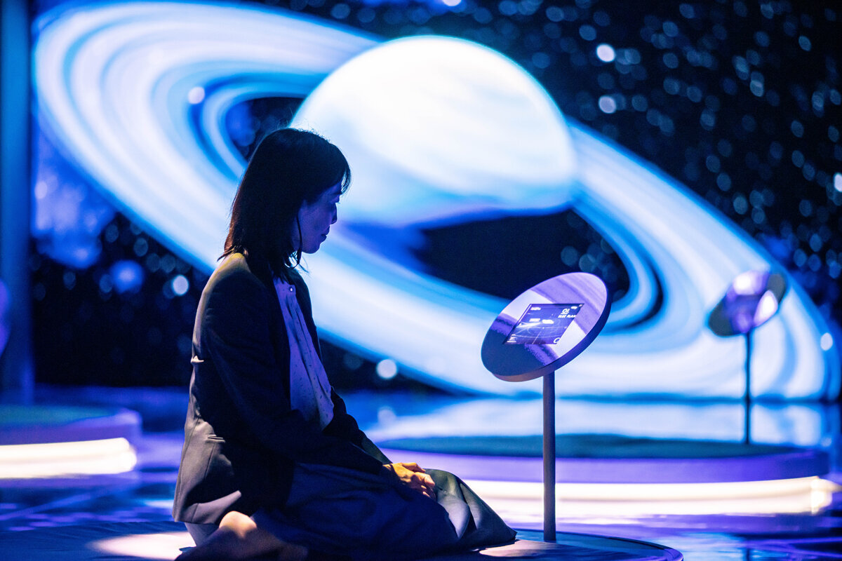 「ととのう宇宙ラウンジ」体験中の山崎直子さん
